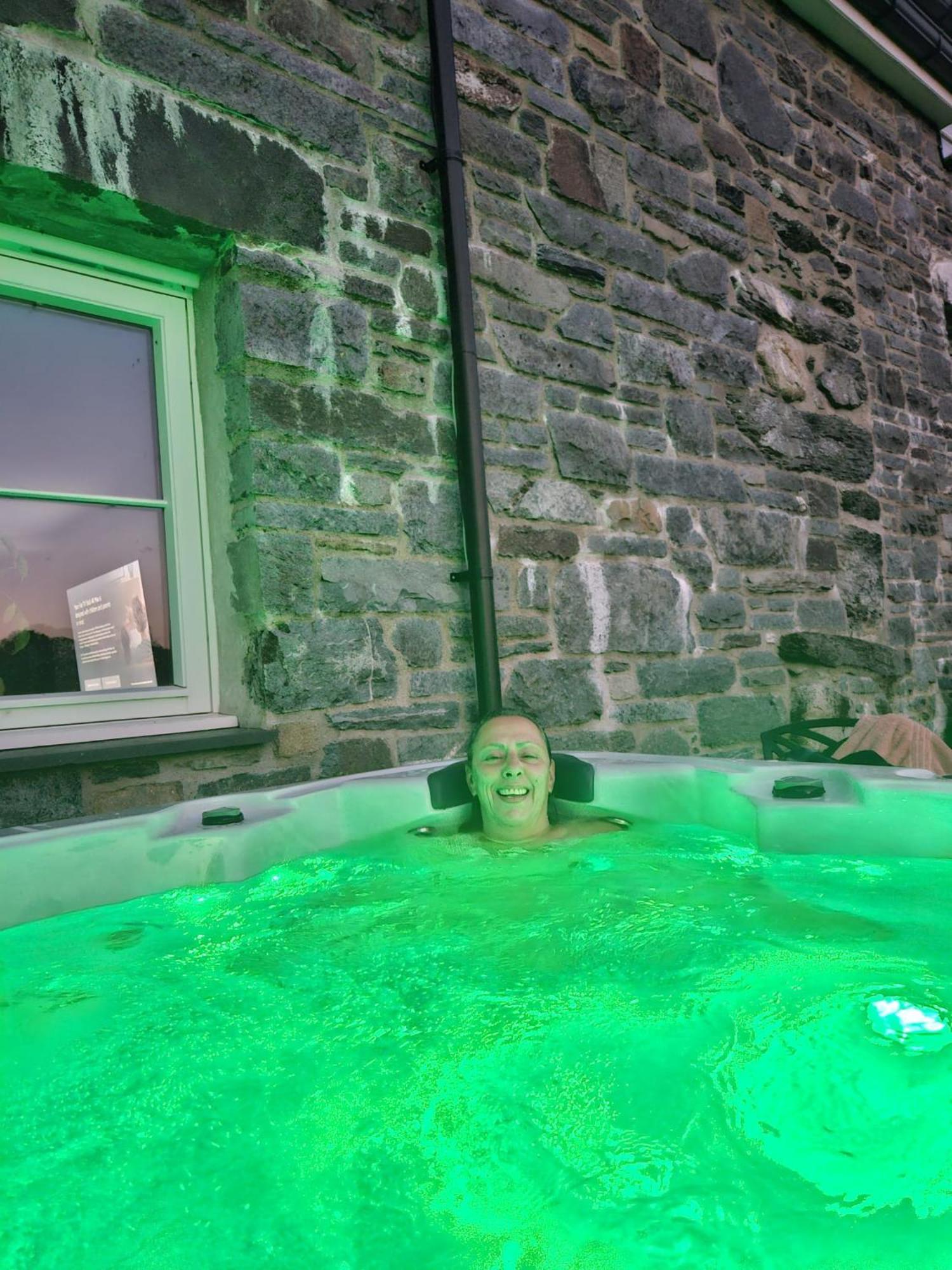 3 Bedroom Barn Conversion With Hot Tub-Garden View - Ty Cerrig Barn Корвэн Экстерьер фото